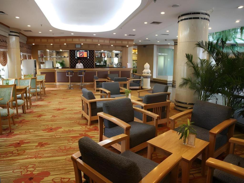 Excemon Beach Hotel Beihai Bagian luar foto