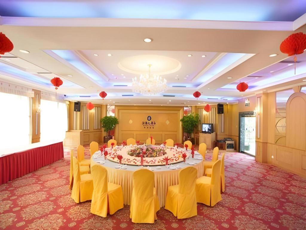 Excemon Beach Hotel Beihai Bagian luar foto