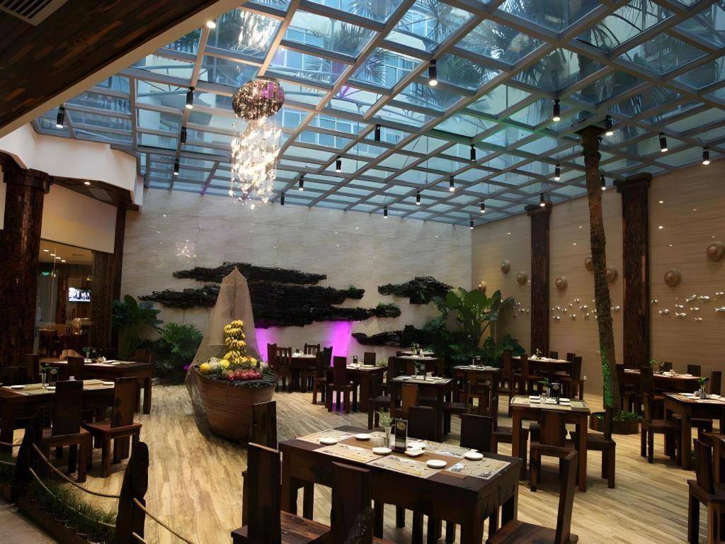 Excemon Beach Hotel Beihai Bagian luar foto