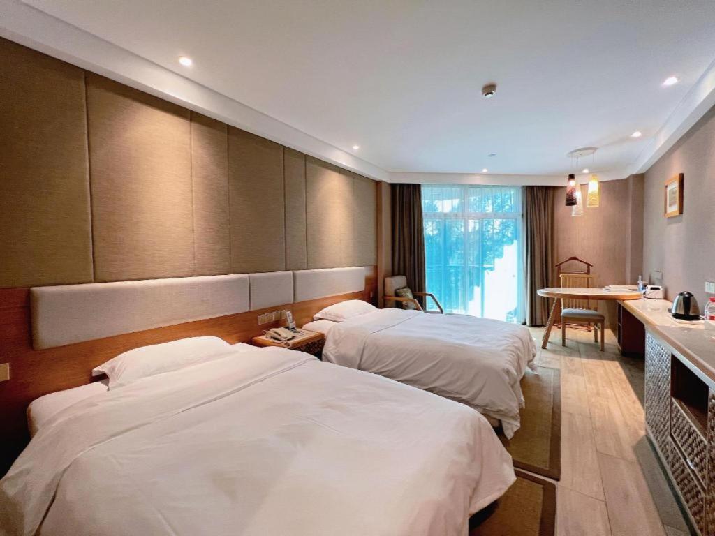 Excemon Beach Hotel Beihai Bagian luar foto
