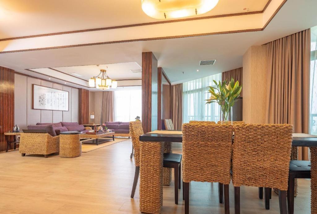 Excemon Beach Hotel Beihai Bagian luar foto
