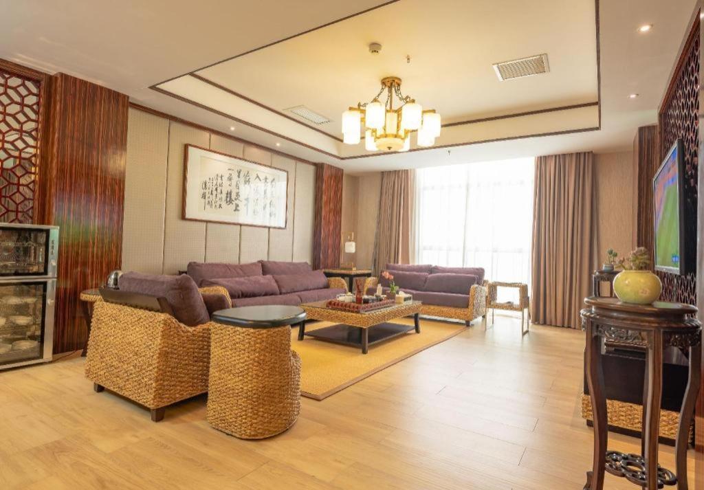 Excemon Beach Hotel Beihai Bagian luar foto