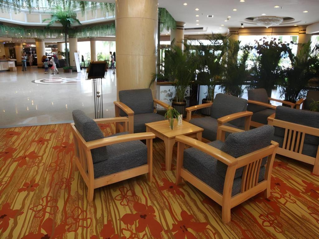 Excemon Beach Hotel Beihai Bagian luar foto