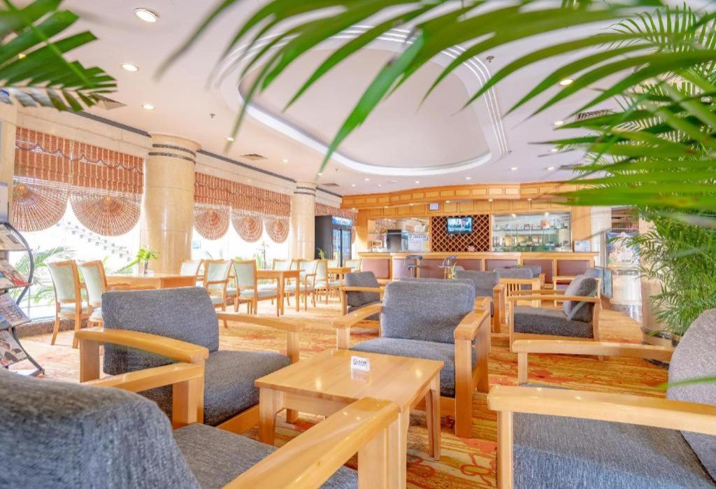 Excemon Beach Hotel Beihai Bagian luar foto